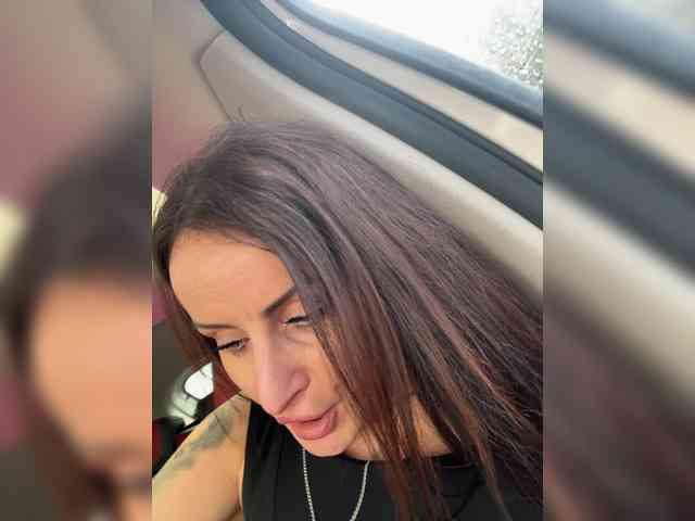 -AnnaMaria- bongacams live cam model