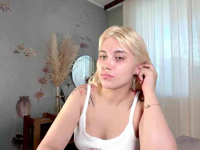Peach--Alice bongacams live cam model