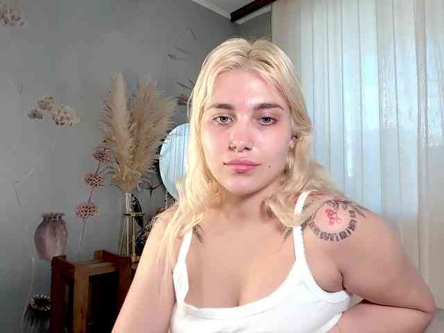 Peach--Alice bongacams live cam model