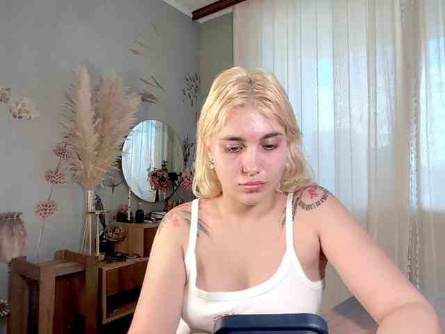 Peach--Alice bongacams live cam model