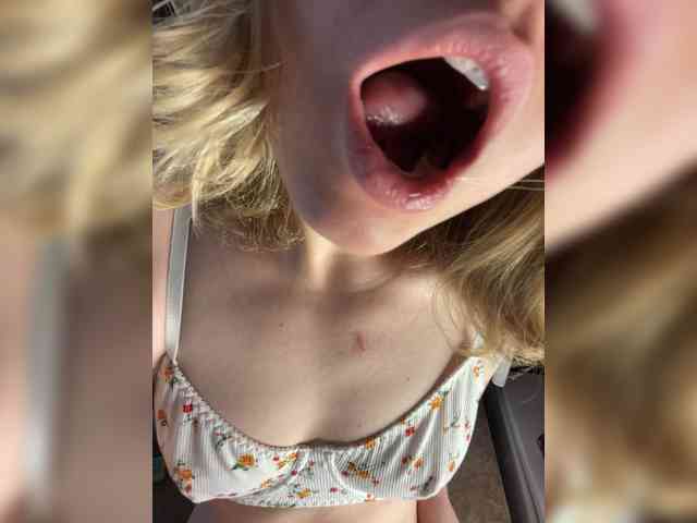 A-Huli bongacams live cam model