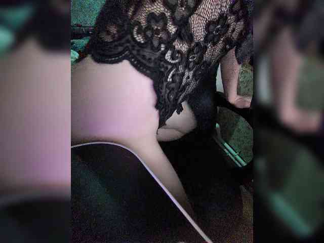 Qan bongacams live cam model