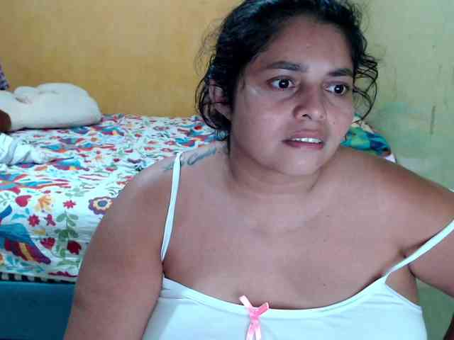 mia-naughty bongacams live cam model