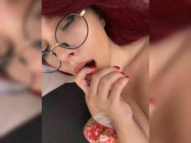 lova-mars bongacams live cam model