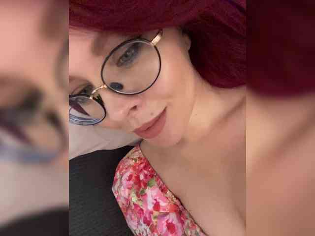 lova-mars bongacams live cam model