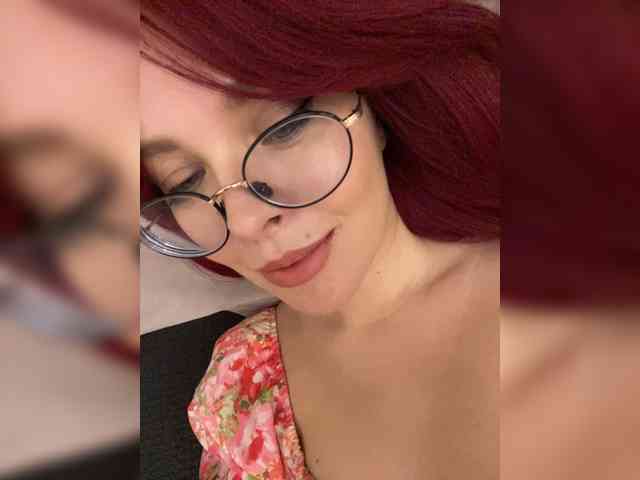 lova-mars bongacams live cam model