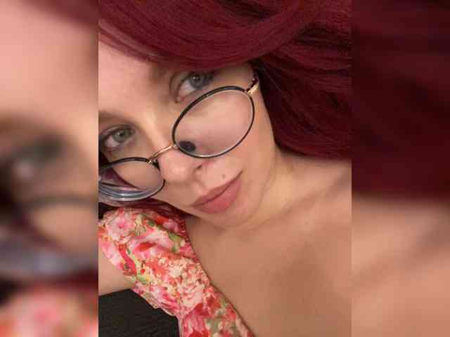 lova-mars bongacams live cam model