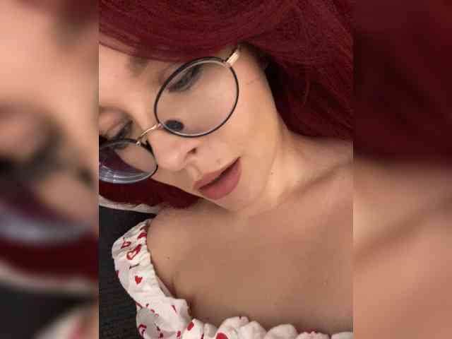 lova-mars bongacams live cam model