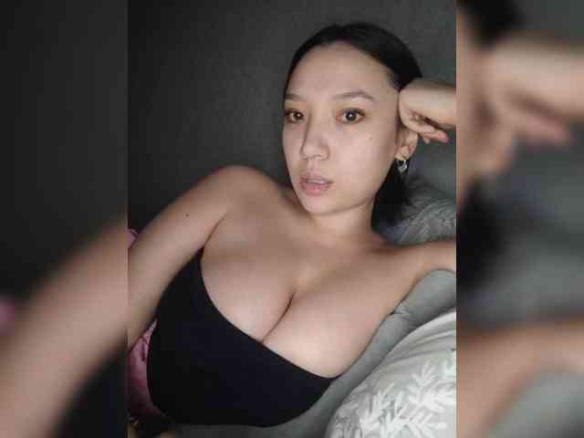 Arina979797 bongacams live cam model
