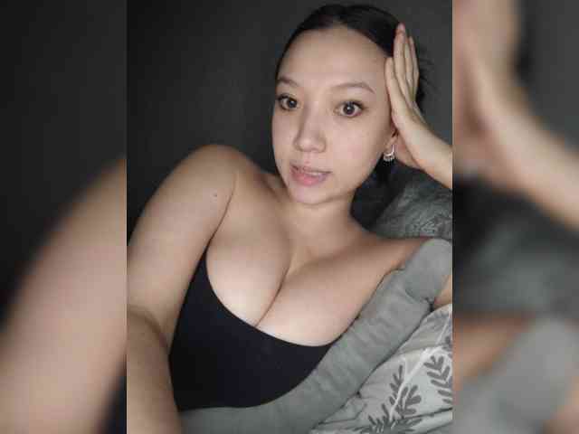 Arina979797 bongacams live cam model