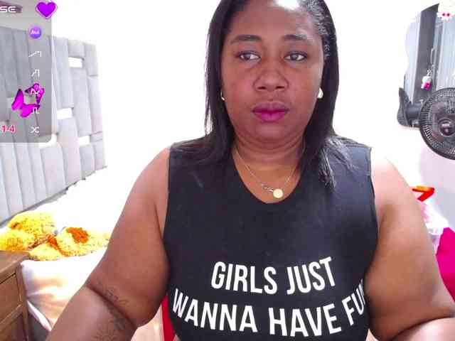 thickebonymilf bongacams live cam model