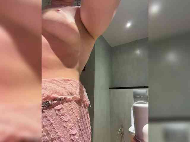 aniram2221 bongacams live cam model