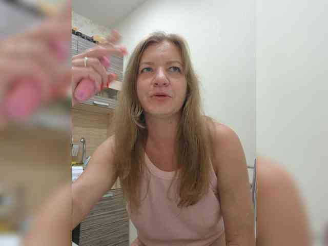 Mia-Carnival bongacams live cam model