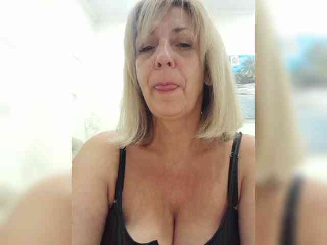 mery8poppins bongacams live cam model