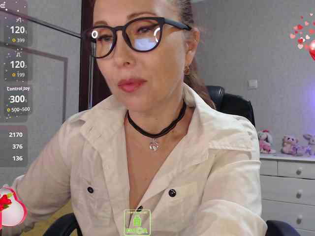 RussellTara bongacams live cam model