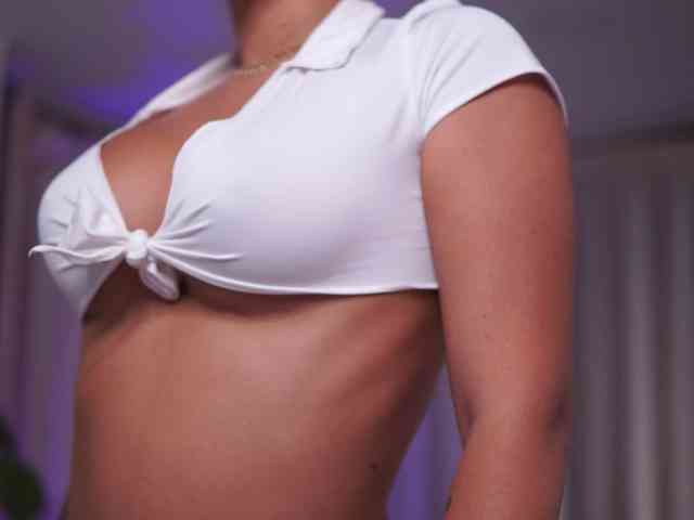 NatyDesiree bongacams live cam model