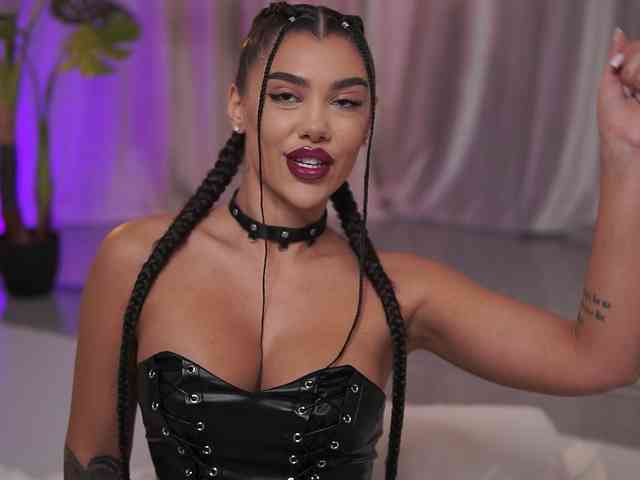 NatyDesiree bongacams live cam model