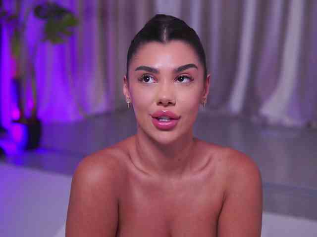 NatyDesiree bongacams live cam model