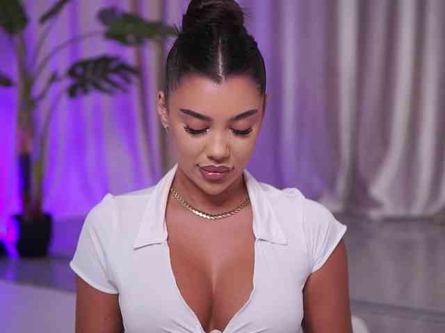 NatyDesiree bongacams live cam model