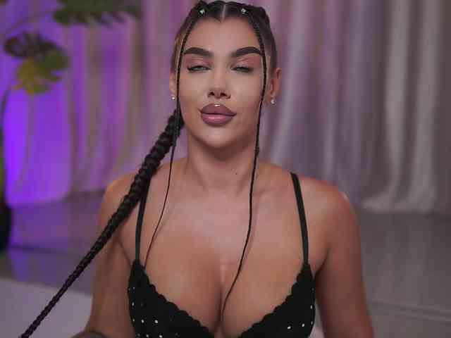 NatyDesiree bongacams live cam model