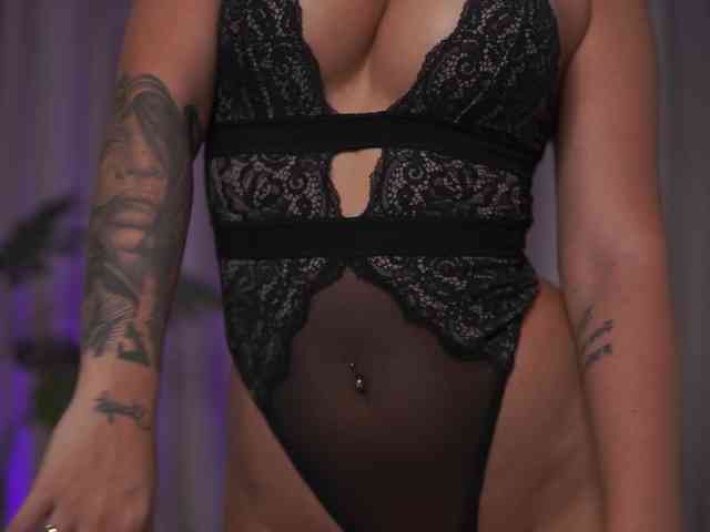 NatyDesiree bongacams live cam model