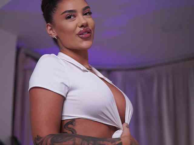 NatyDesiree bongacams live cam model