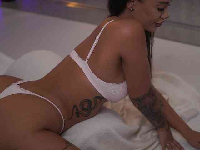 NatyDesiree bongacams live cam model