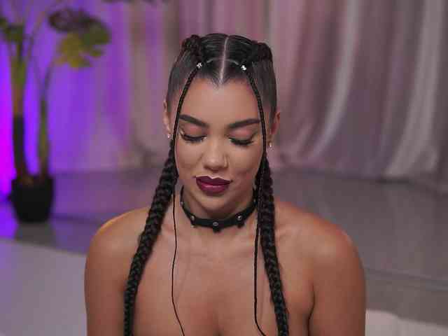 NatyDesiree bongacams live cam model