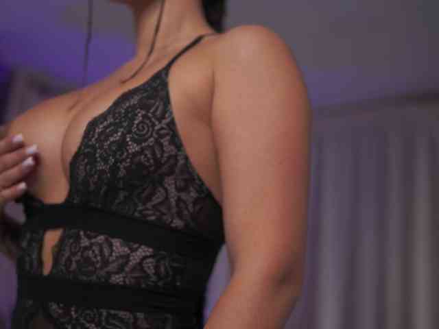 NatyDesiree bongacams live cam model
