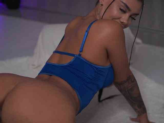 NatyDesiree bongacams live cam model