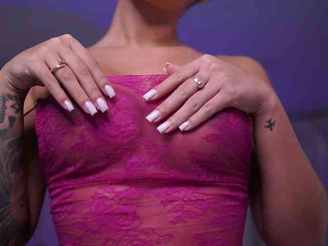 NatyDesiree bongacams live cam model