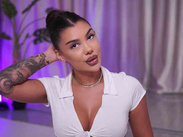 NatyDesiree bongacams live cam model