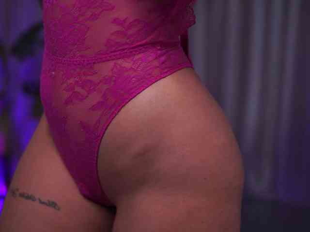 NatyDesiree bongacams live cam model