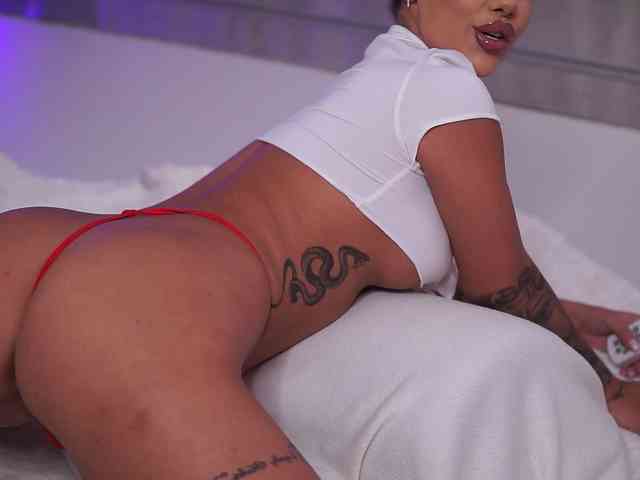 NatyDesiree bongacams live cam model