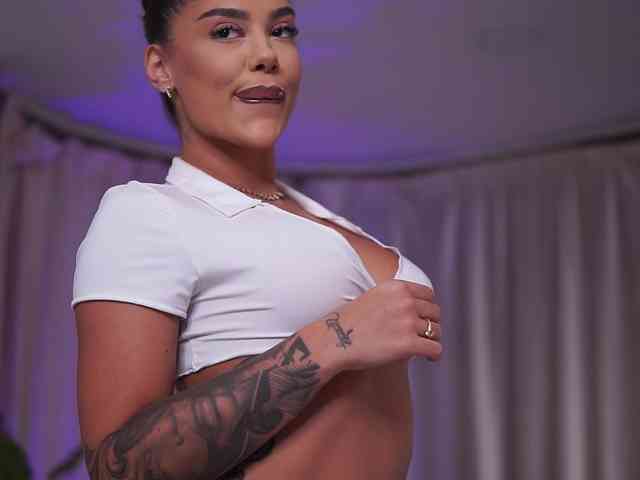 NatyDesiree bongacams live cam model