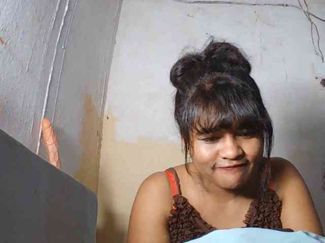SydneiDollux bongacams live cam model