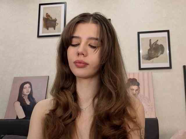 dolly-ll bongacams live cam model