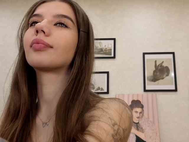 dolly-ll bongacams live cam model