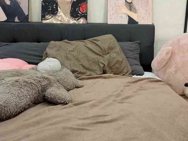 dolly-ll bongacams live cam model
