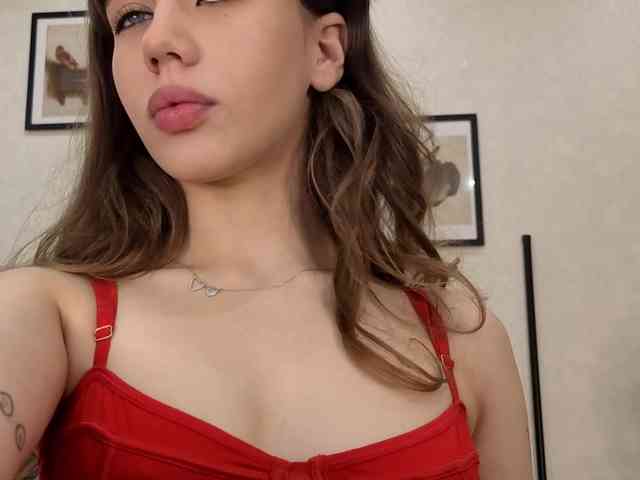 dolly-ll bongacams live cam model
