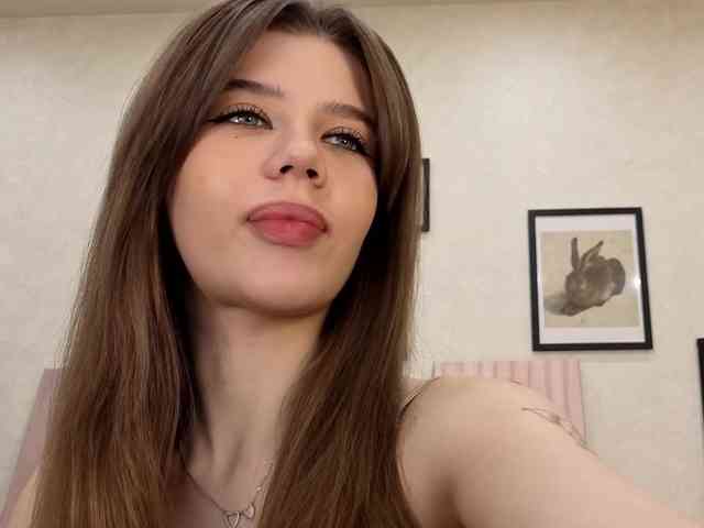 dolly-ll bongacams live cam model