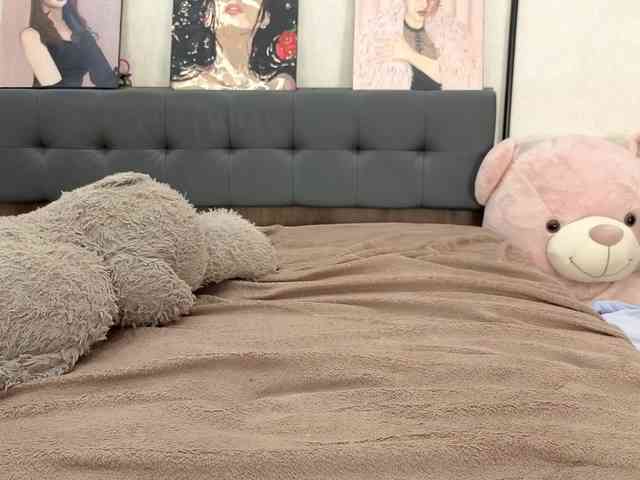 dolly-ll bongacams live cam model
