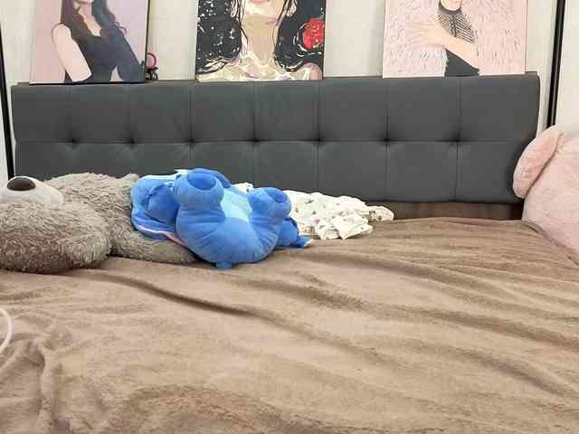 dolly-ll bongacams live cam model