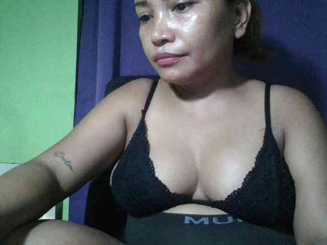 myoneandonly bongacams live cam model