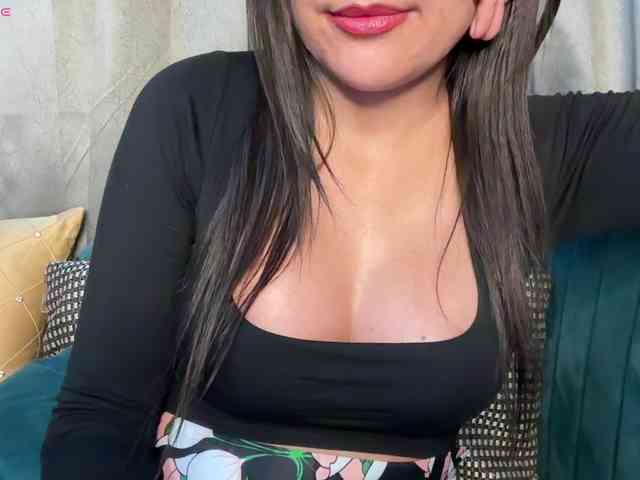 Priya71 bongacams live cam model