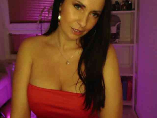 BiancaLux bongacams live cam model