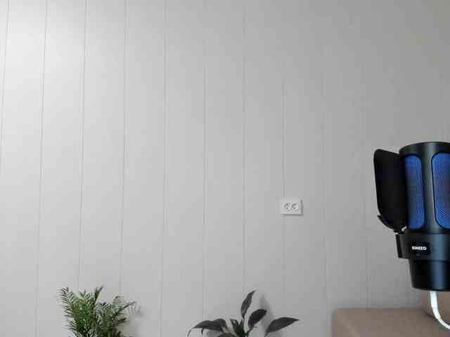 Kiza9 bongacams live cam model