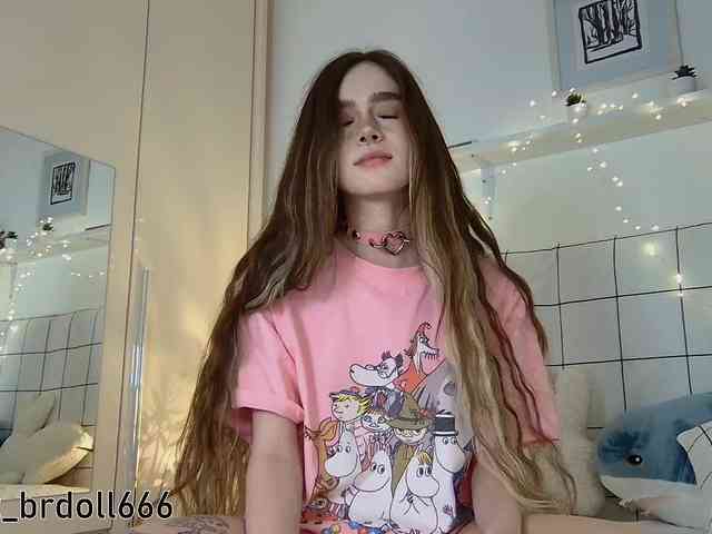 BrokenDoll666 bongacams live cam model