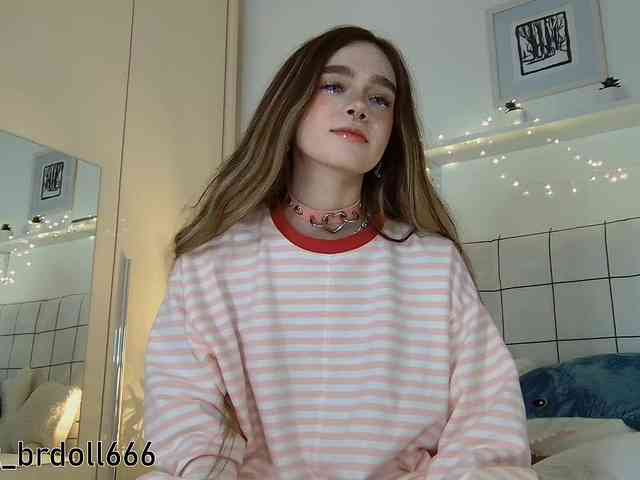 BrokenDoll666 bongacams live cam model