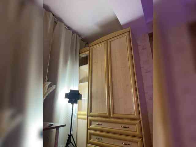 -Saharochek- bongacams live cam model